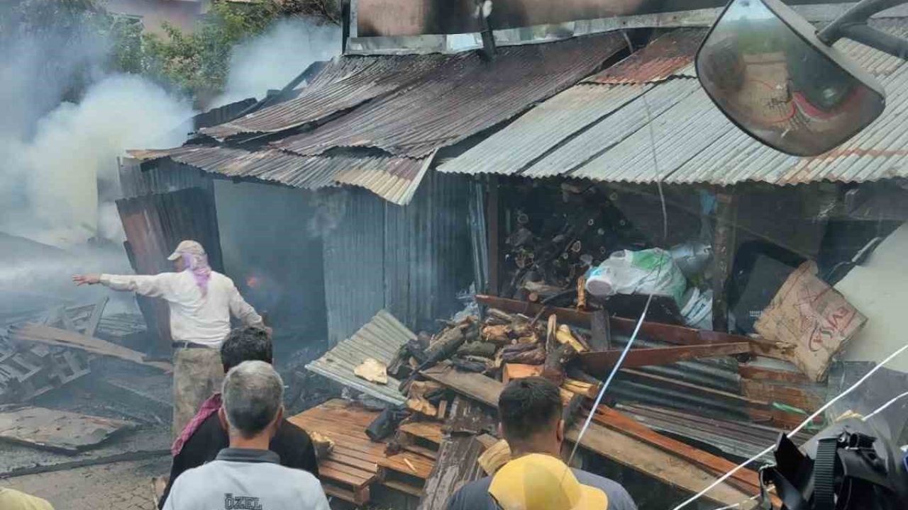 Bingöl’de ev yangını: 2 kişi dumandan etkilendi
