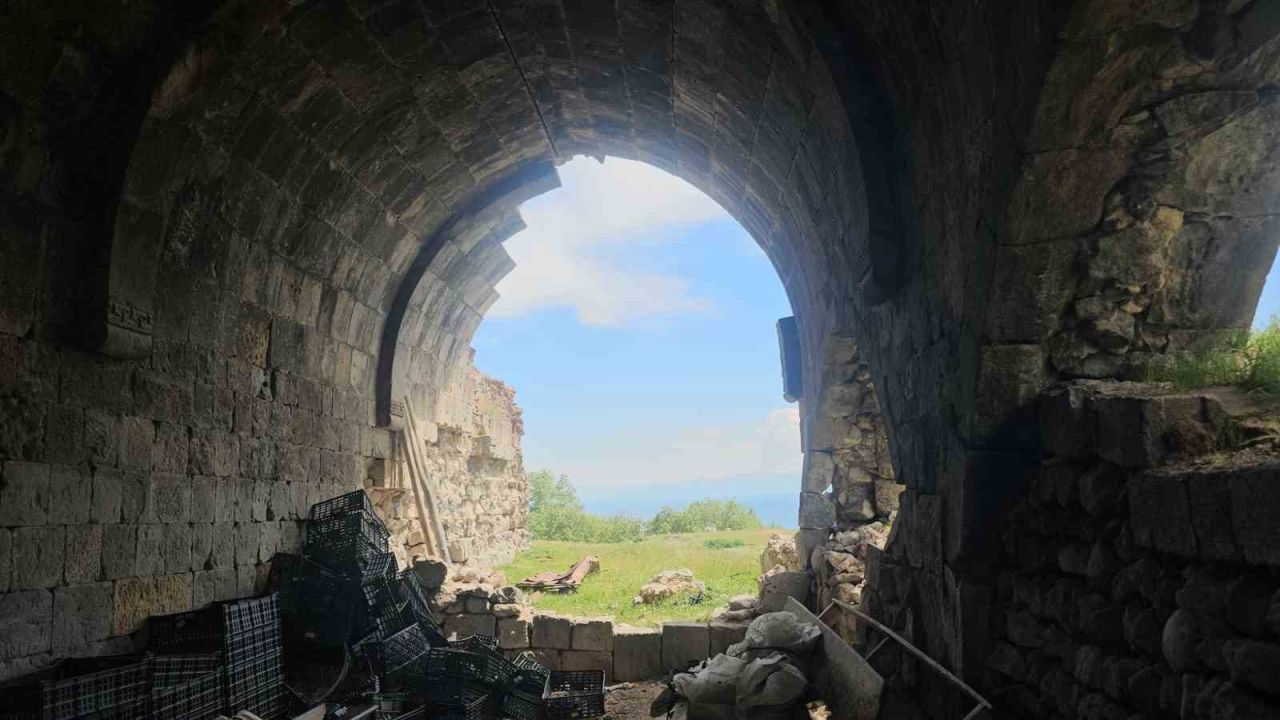Bitlis’in tarihi mirası sessizce yok oluyor: Lale Paşa Hanı ilgi bekliyor
