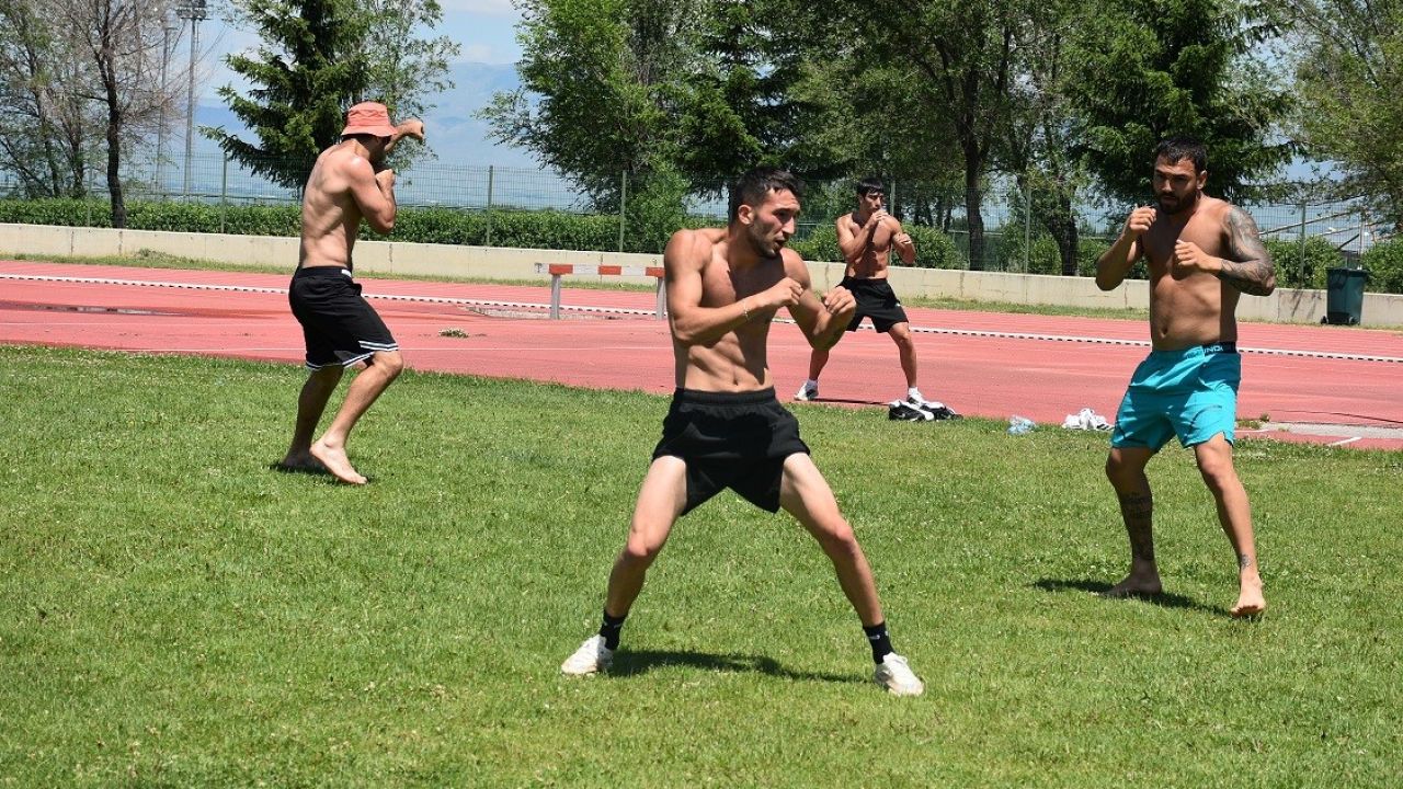 Boks Milli Takımı Erzurum’da kampta