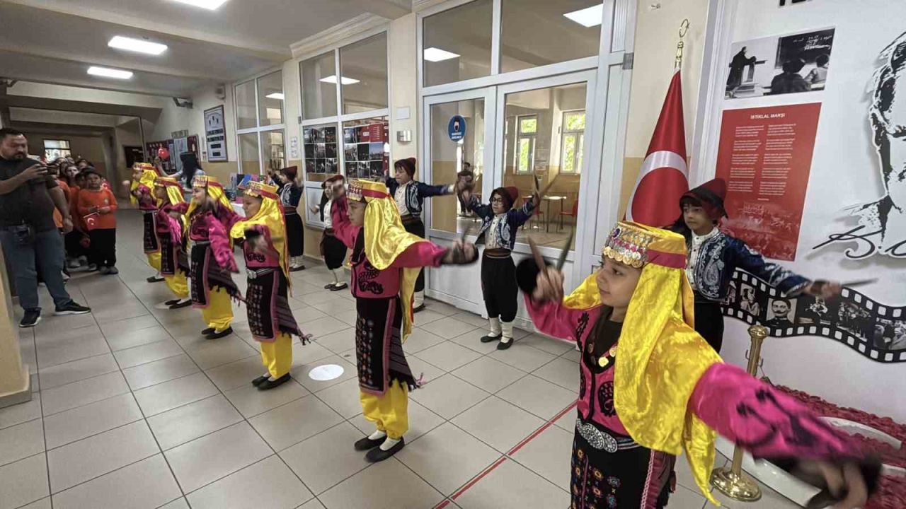 Bolu’da 49 bin 169 öğrenci karne sevinci yaşadı