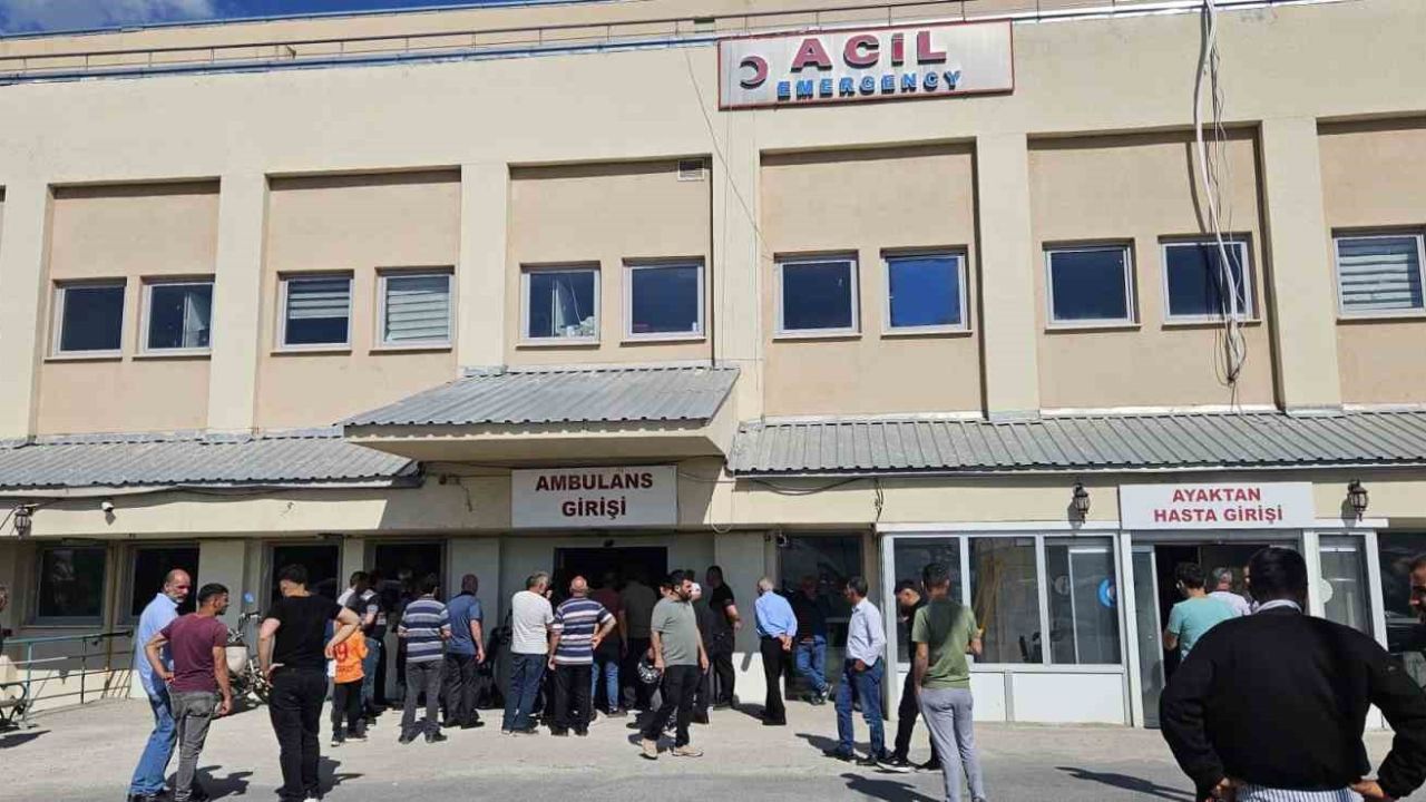 Bulanık’ta minibüs ile motosiklet çarpıştı: 1 ölü, 1 yaralı