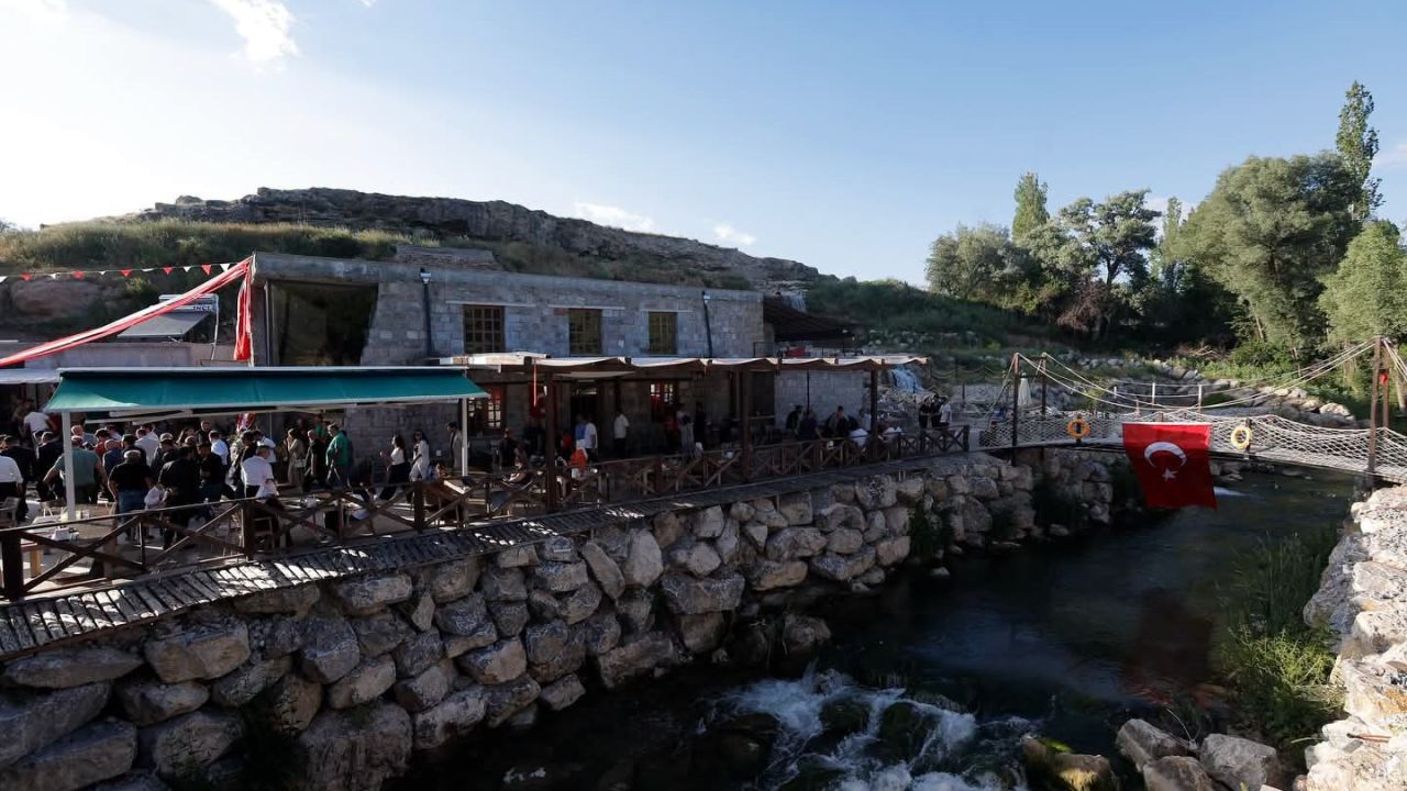 Bünyan’da tarih ve lezzetin buluştuğu nokta ‘Değirmen Restoran’ açıldı