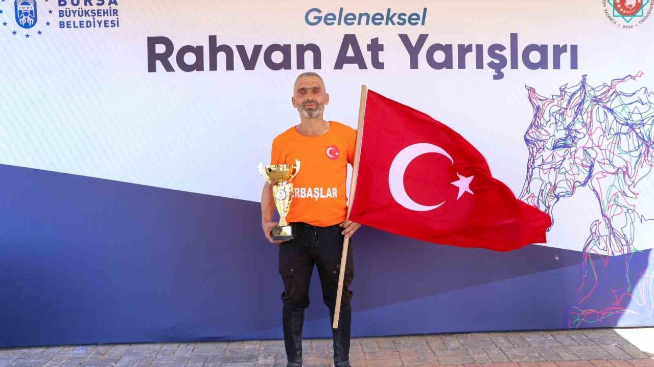 Bursa’da Rahvan At Yarışları nefes kesti