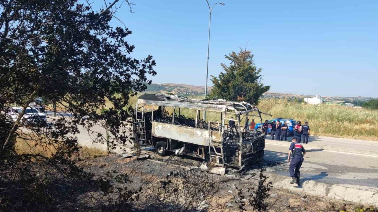 Bursa’da servis otobüsü alevlere teslim oldu