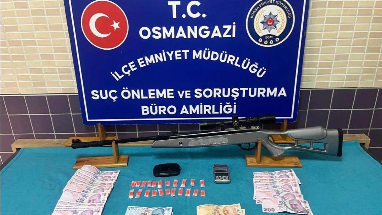 Bursa’da uyuşturucu operasyonu: Zehir tacirleri ve aranan hükümlüler yakalandı