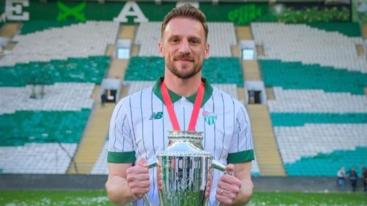 Bursaspor’da Anıl Atağ’ın sözleşmesi uzatıldı