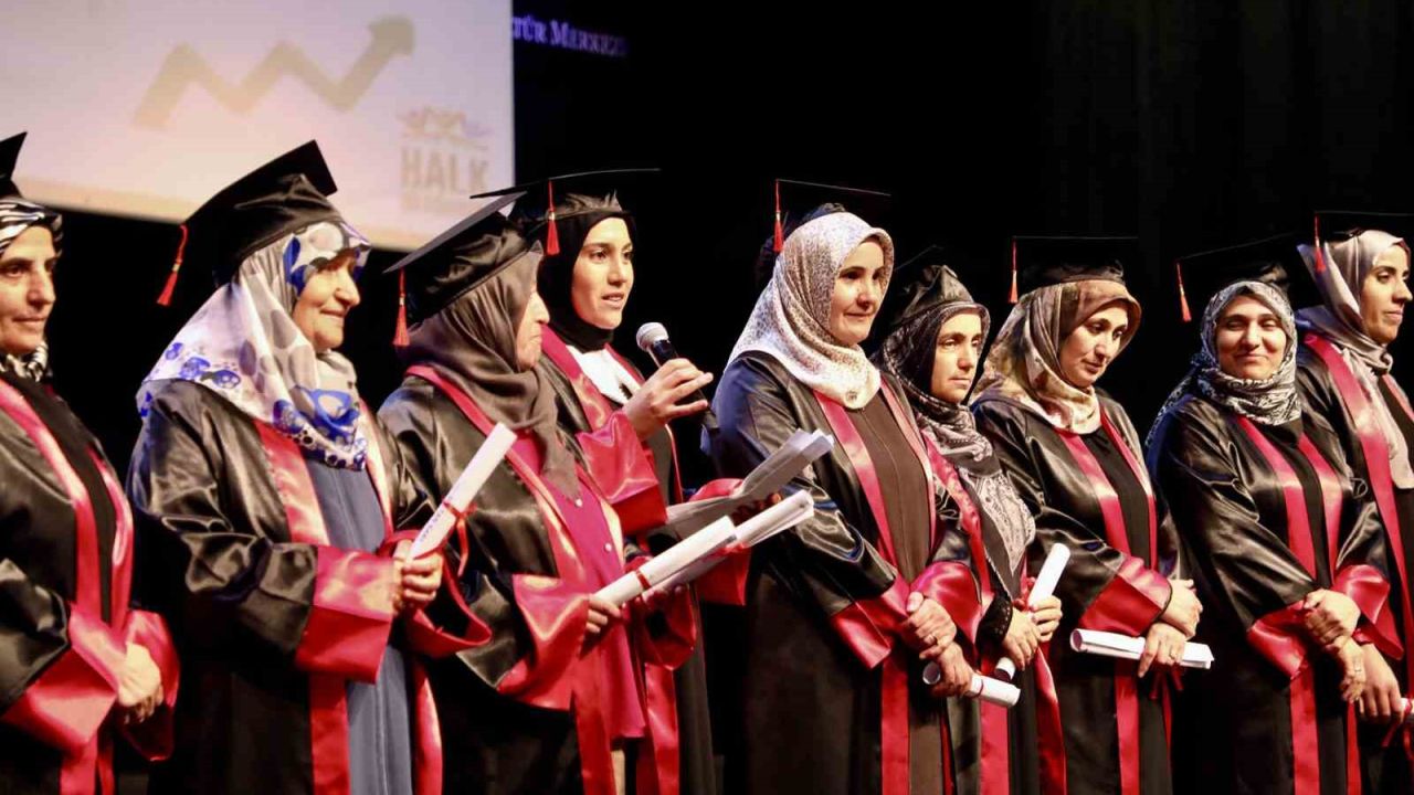 Büyükçekmece Belediyesi Halk Akademisi’nde 678 kursiyer mezun oldu
