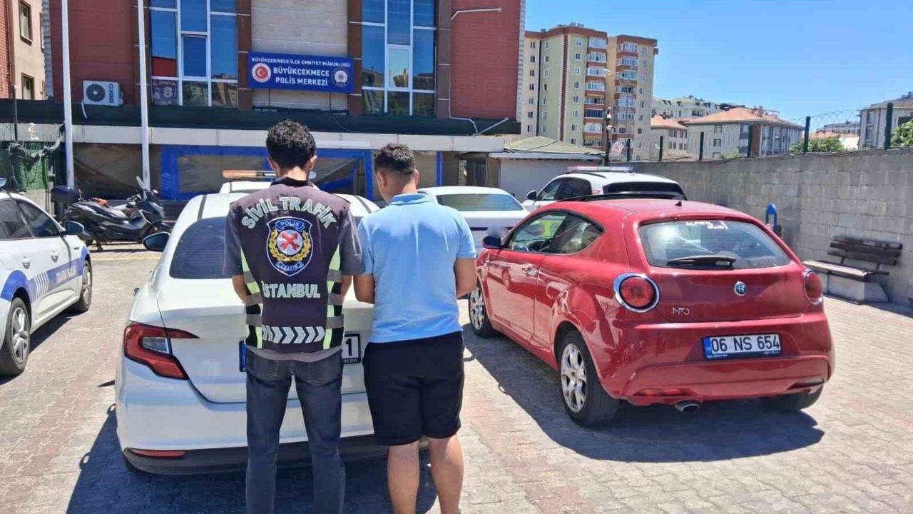 Büyükçekmece’de trafik kavgası kamerada