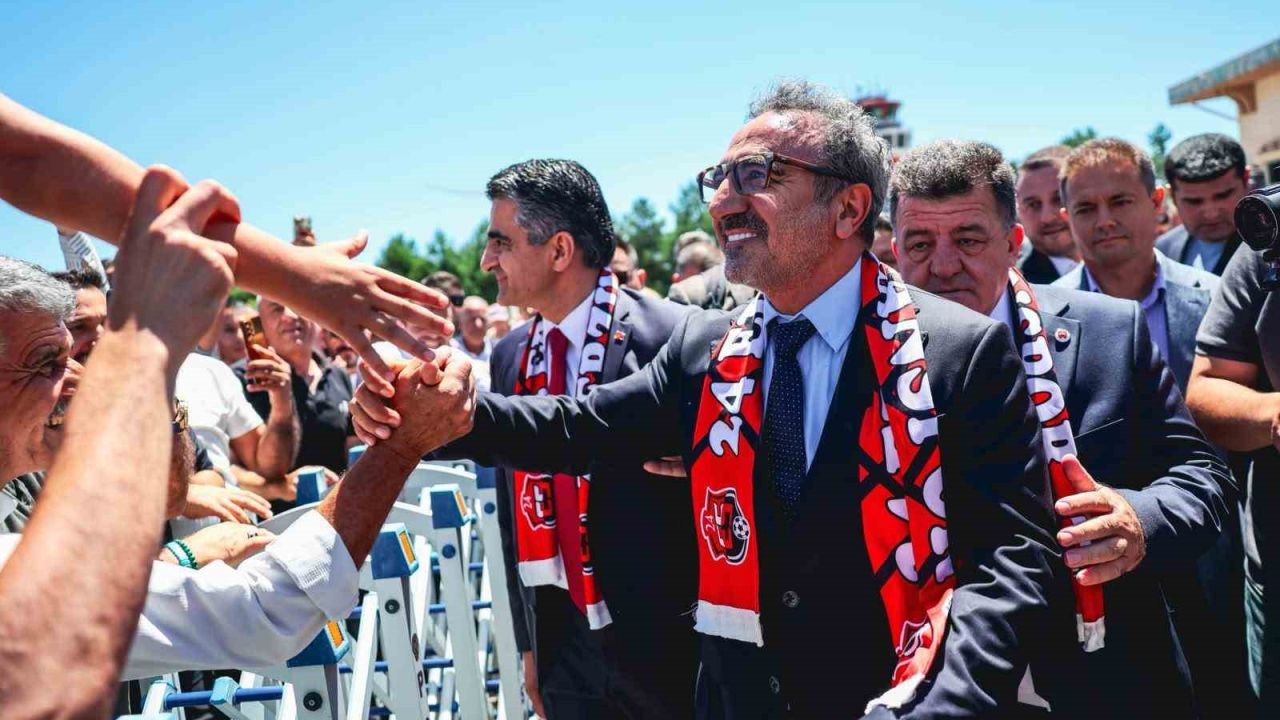 Chobani kurucusu ve CEO’su Hamdi Ulukaya’dan Erzincanspor’a dev destek