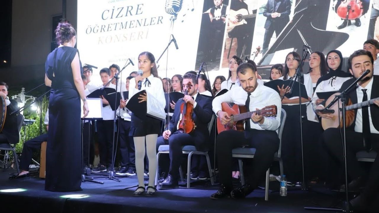 Cizre’de öğretmen ve öğrencilerden konser