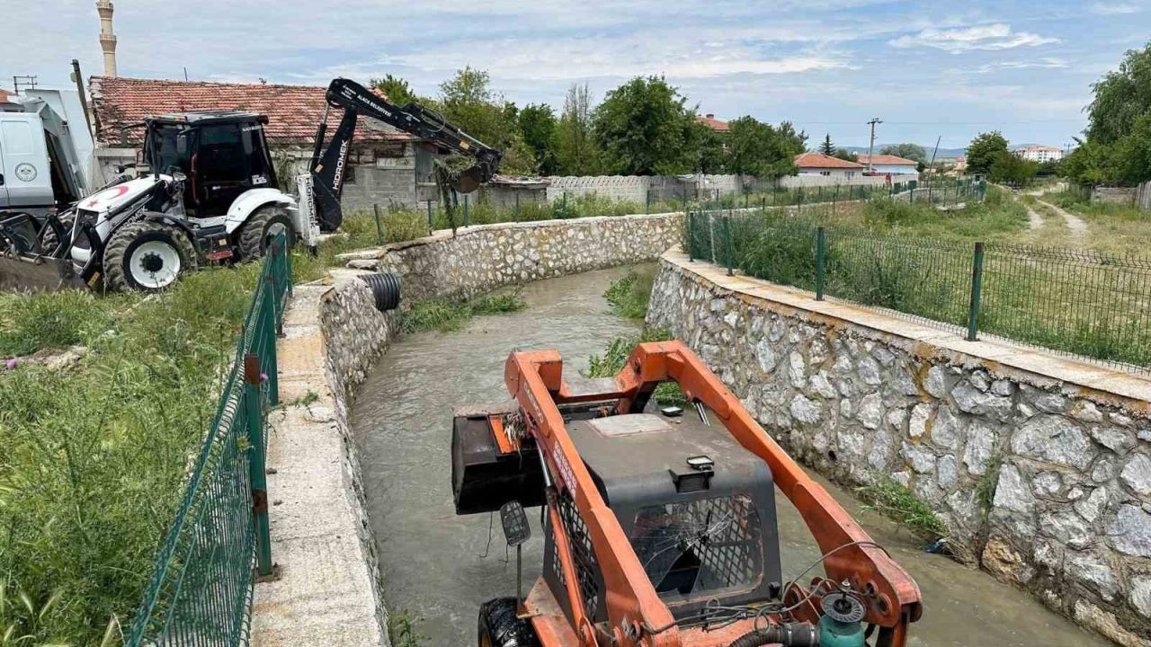Çorum’da dere yataklarında temizlik seferberliği