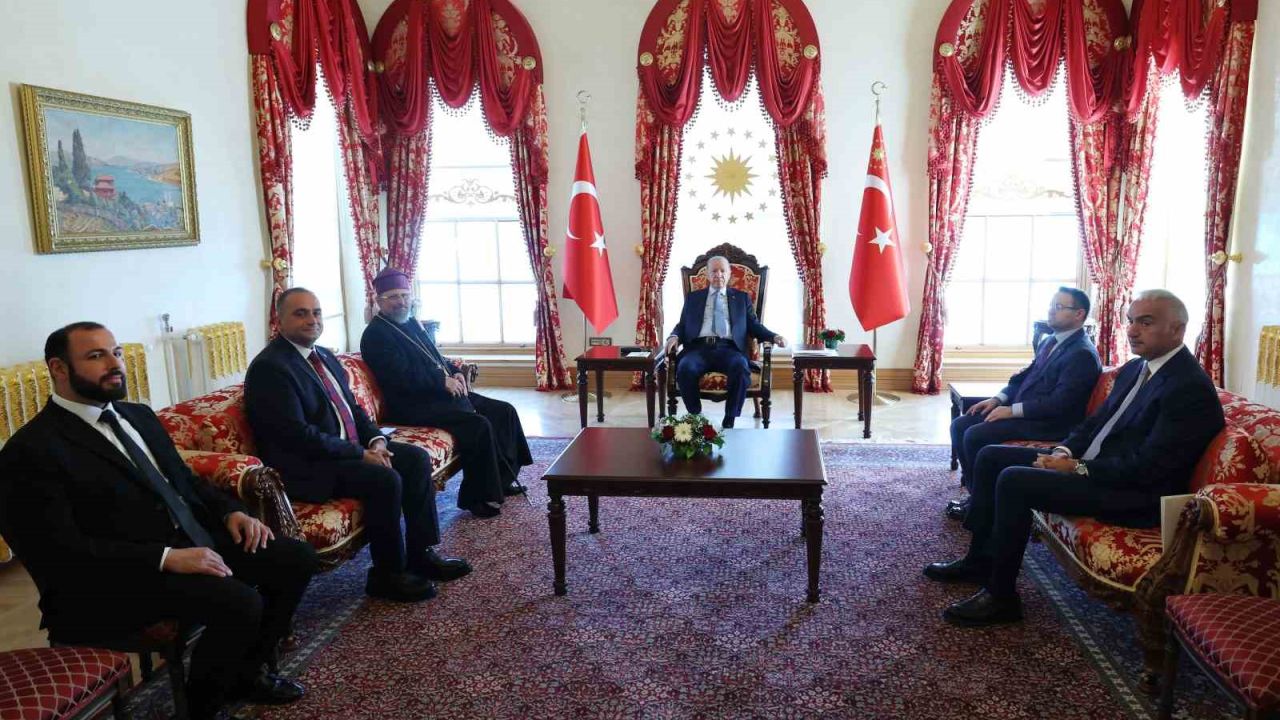 Cumhurbaşkanı Erdğan, Türkiye Ermenileri Patriği Sahak Maşalyan’ı kabul etti