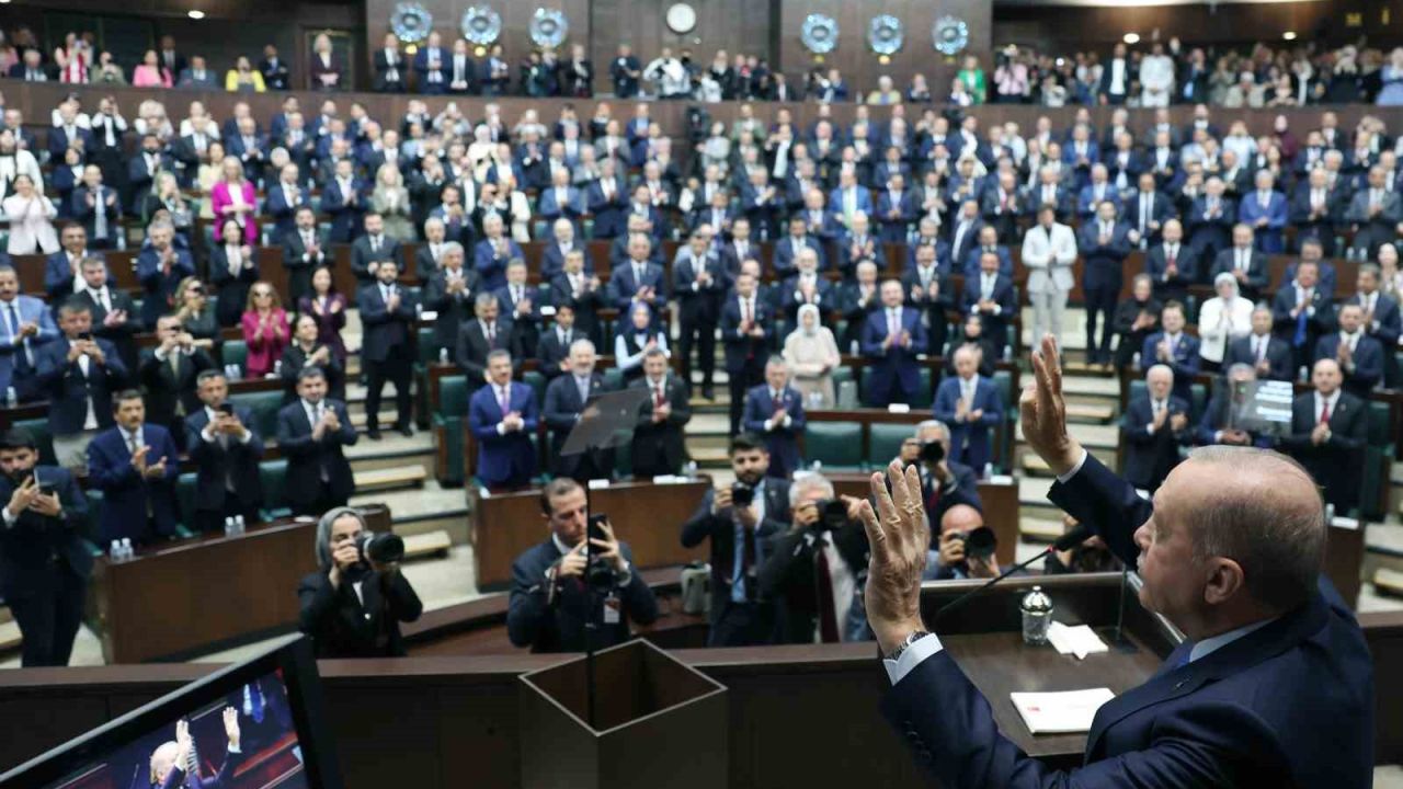 Cumhurbaşkanı Erdoğan: "’Paralel yönetim modeli’ sadece ana muhalefet partisinin kendisini değil, Türkiye siyasetini de ‘paralize’ ediyor" (1)