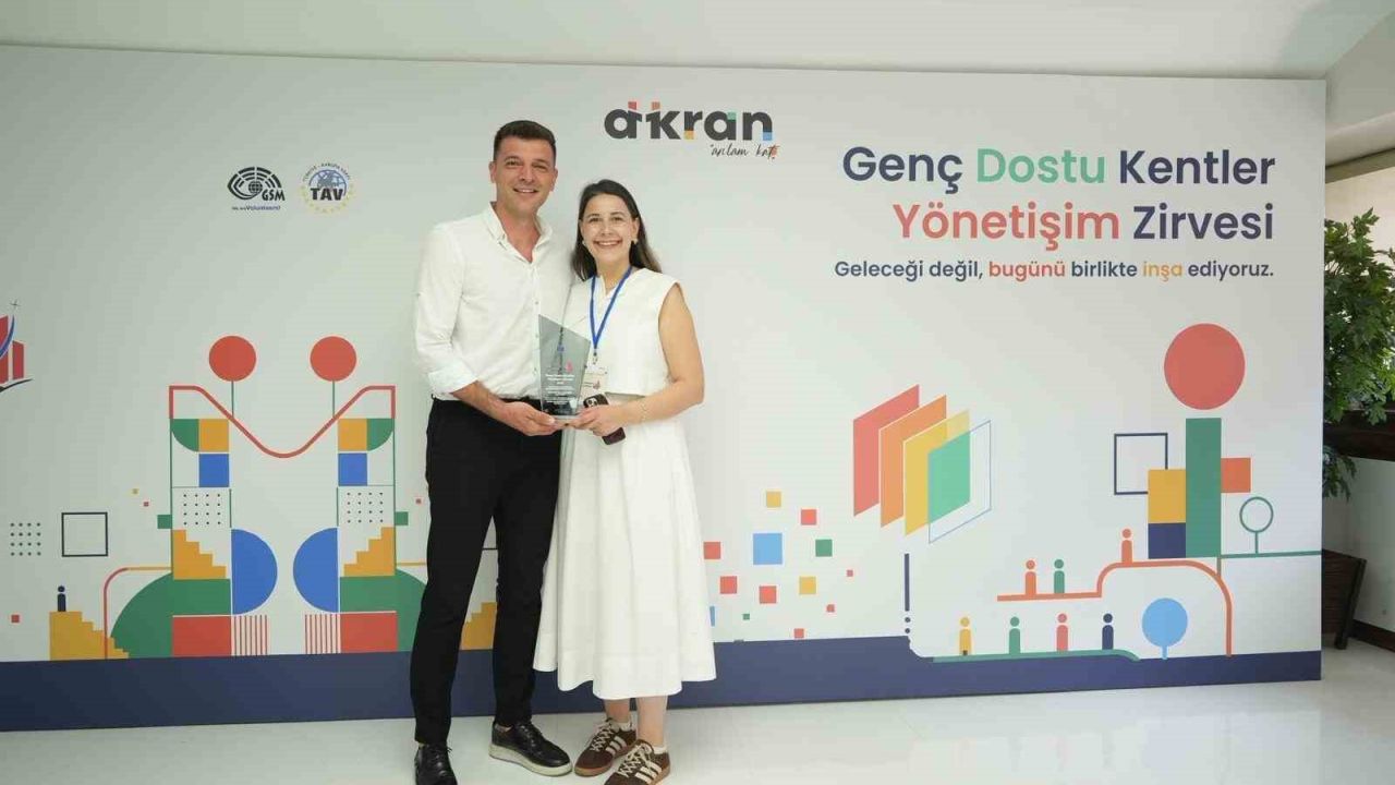 Denizli Büyükşehire ’Genç Dostu Kent: İyi Yönetişim Teşvik’ ödülü
