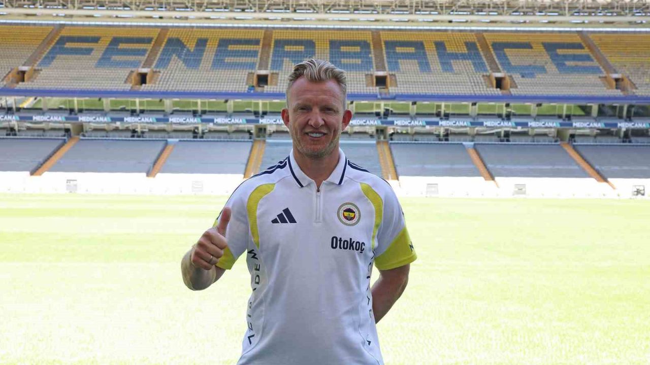 Dirk Kuyt, Fenerbahçe’de yardımcı antrenörlük görevine başladı