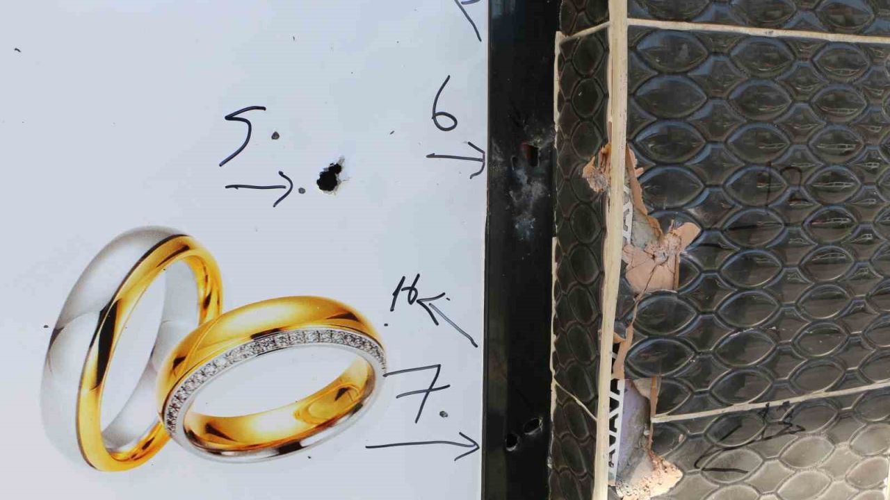 Diyarbakır’da kuyumcuya 16 el ateş edildi