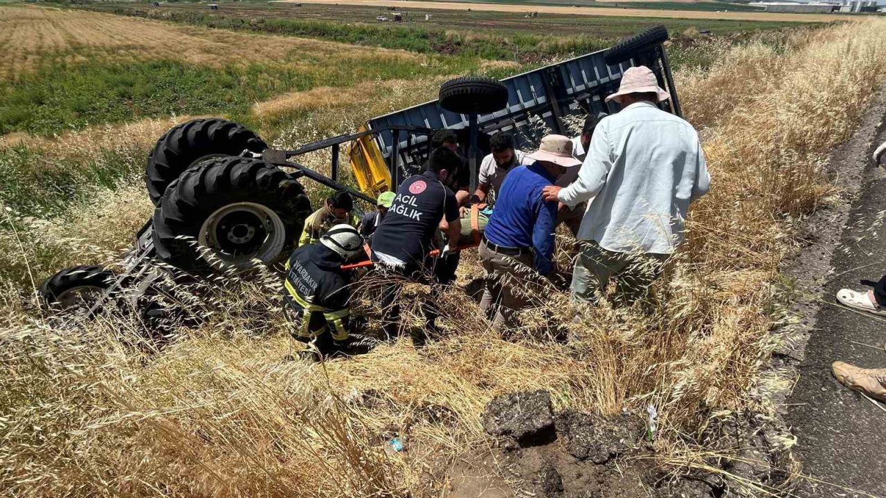 Diyarbakır’da takla atan traktörün altında kalan sürücüsü yaralandı