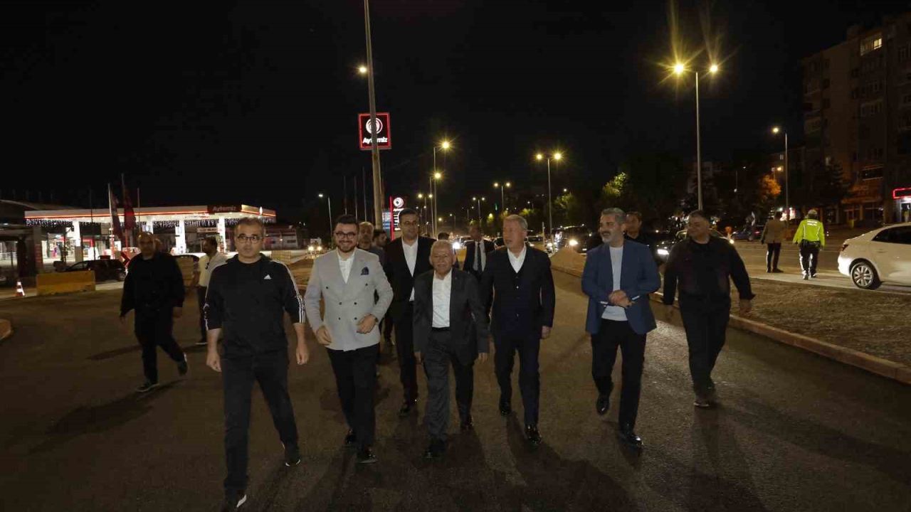 DSİ-Yeni Sanayi Katlı Kavşağı’nda gece yarısı mesaisi