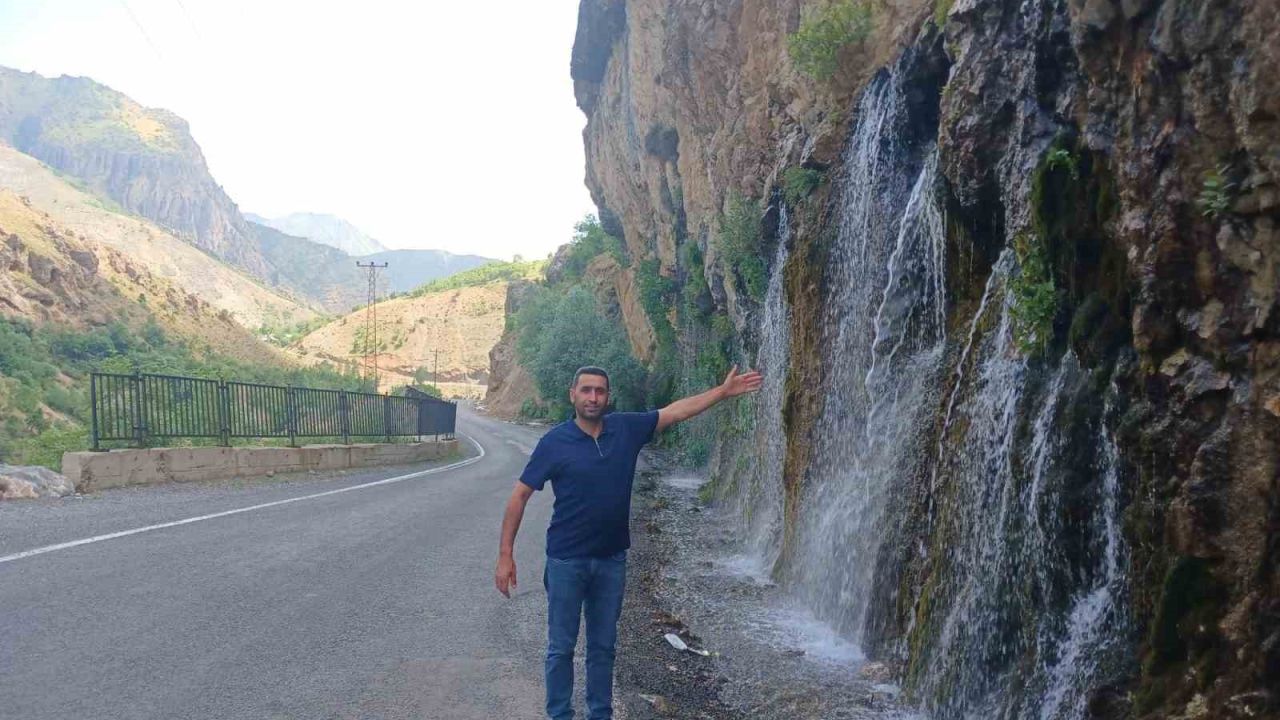 Durankaya şelalesi coştu