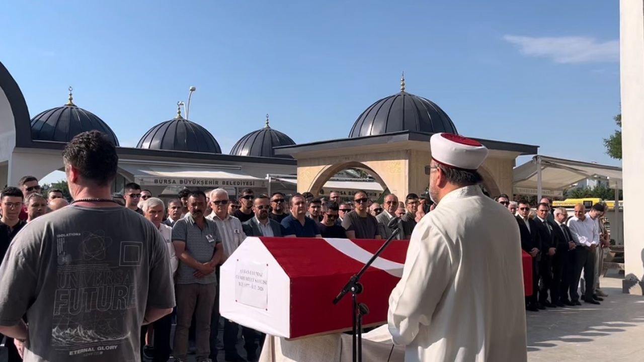 Duruşmada kalp krizi geçirerek hayatını kaybeden Cumhuriyet Savcısı son yolculuğuna uğurlandı
