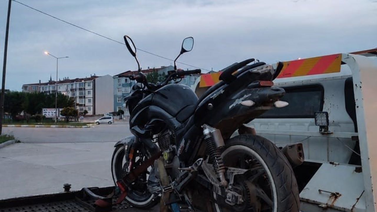 Edirne’de abartı egzozlu motosiklete 27 bin 629 TL ceza