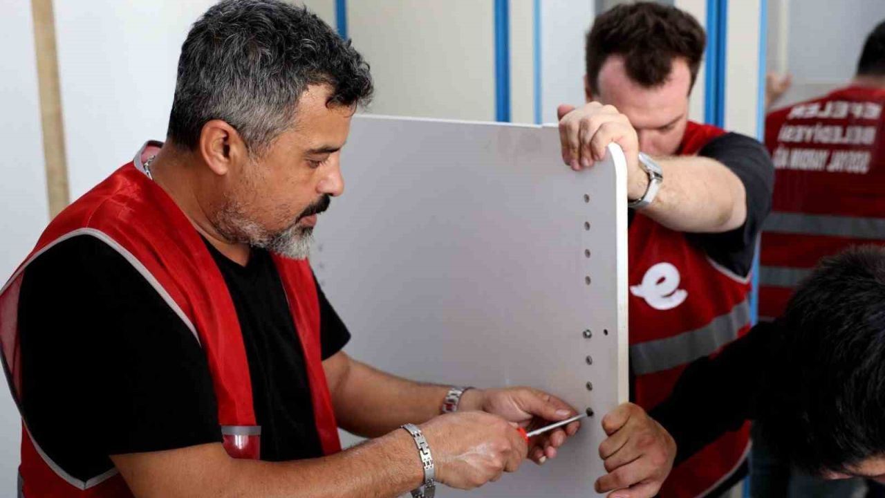Efeler Sosyal Yardım Ağı vatandaşların ihtiyaçlarını karşılıyor