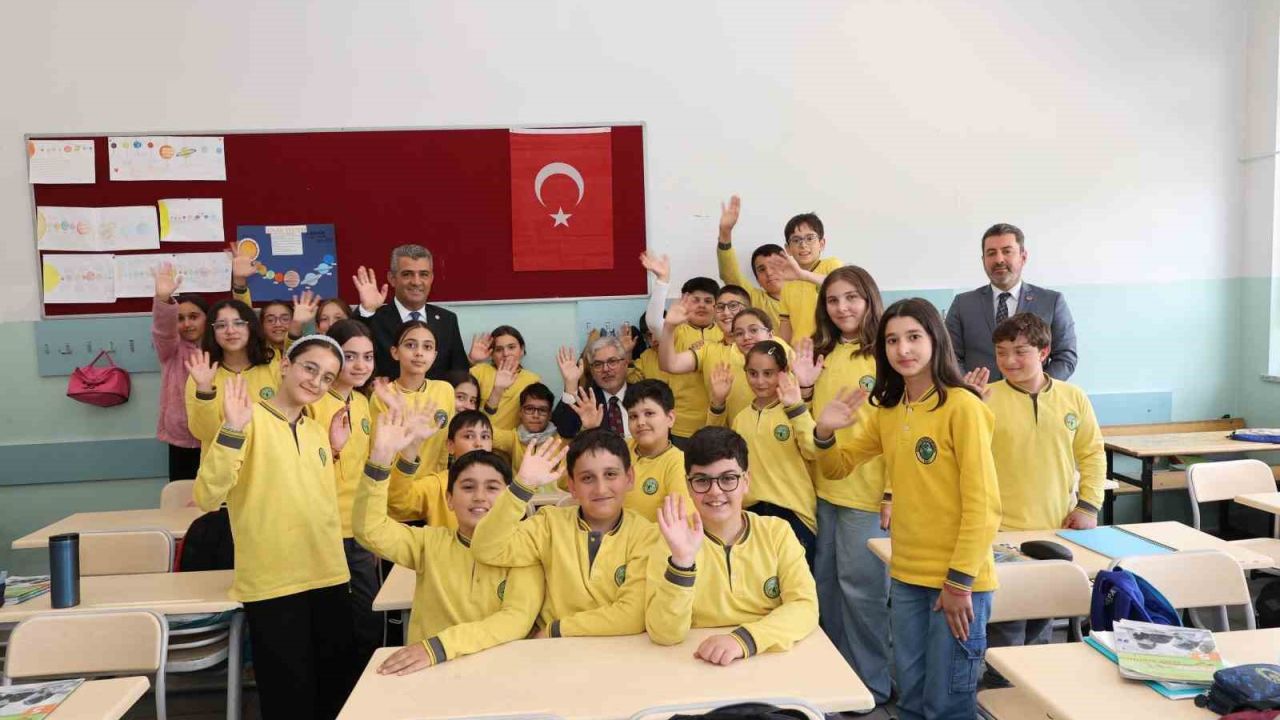 Eğitimin kalbinde öğrencilerle buluştular