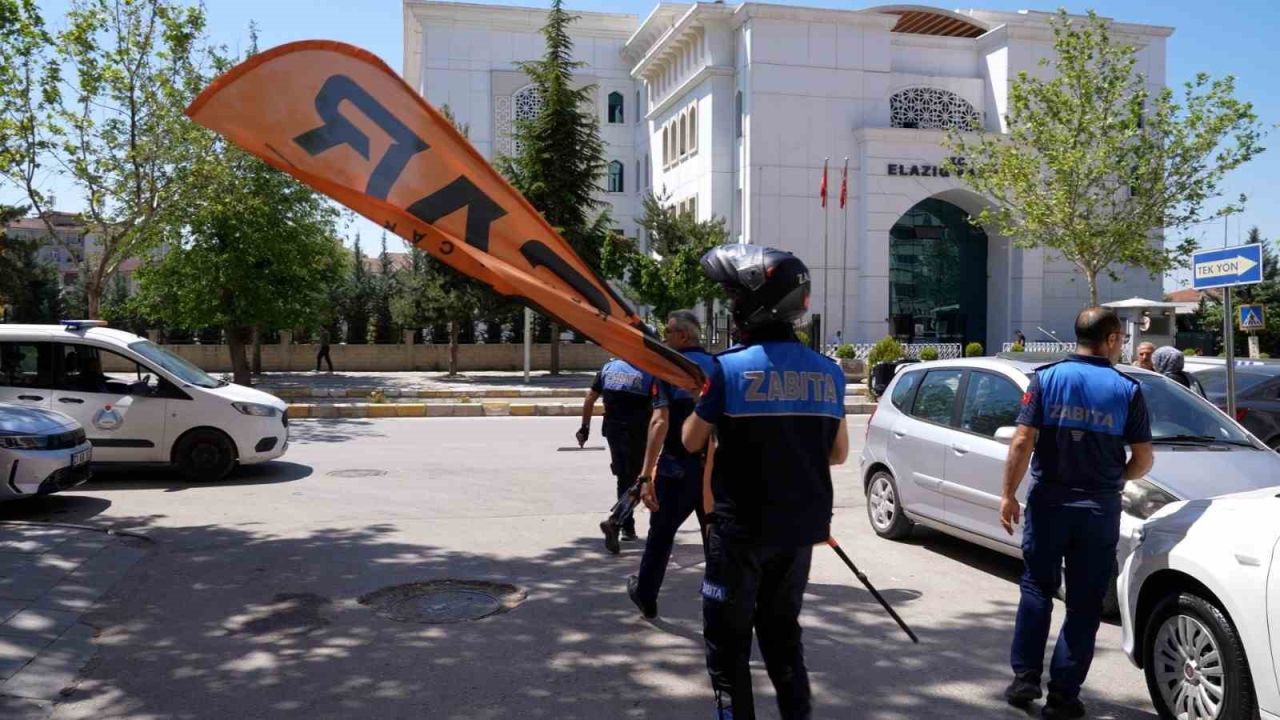 Elazığ zabıtasından kaldırım denetimi