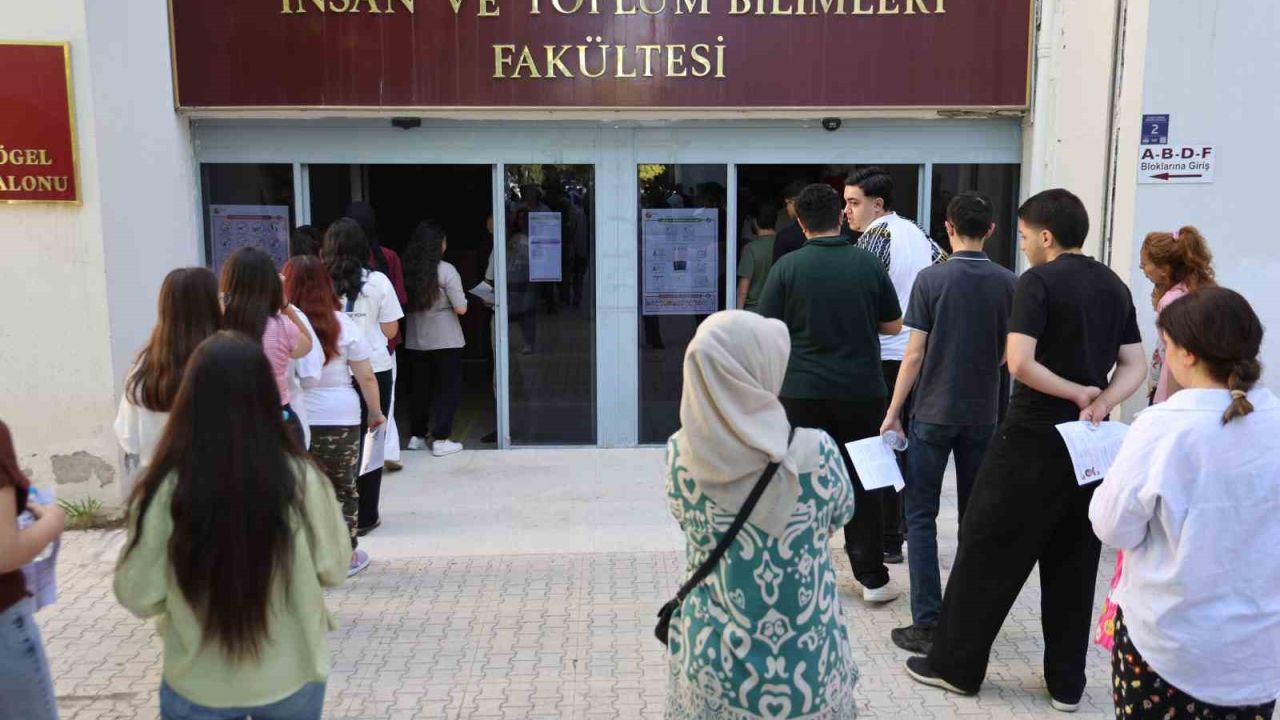 Elazığ’da YKS heyecanı sürüyor