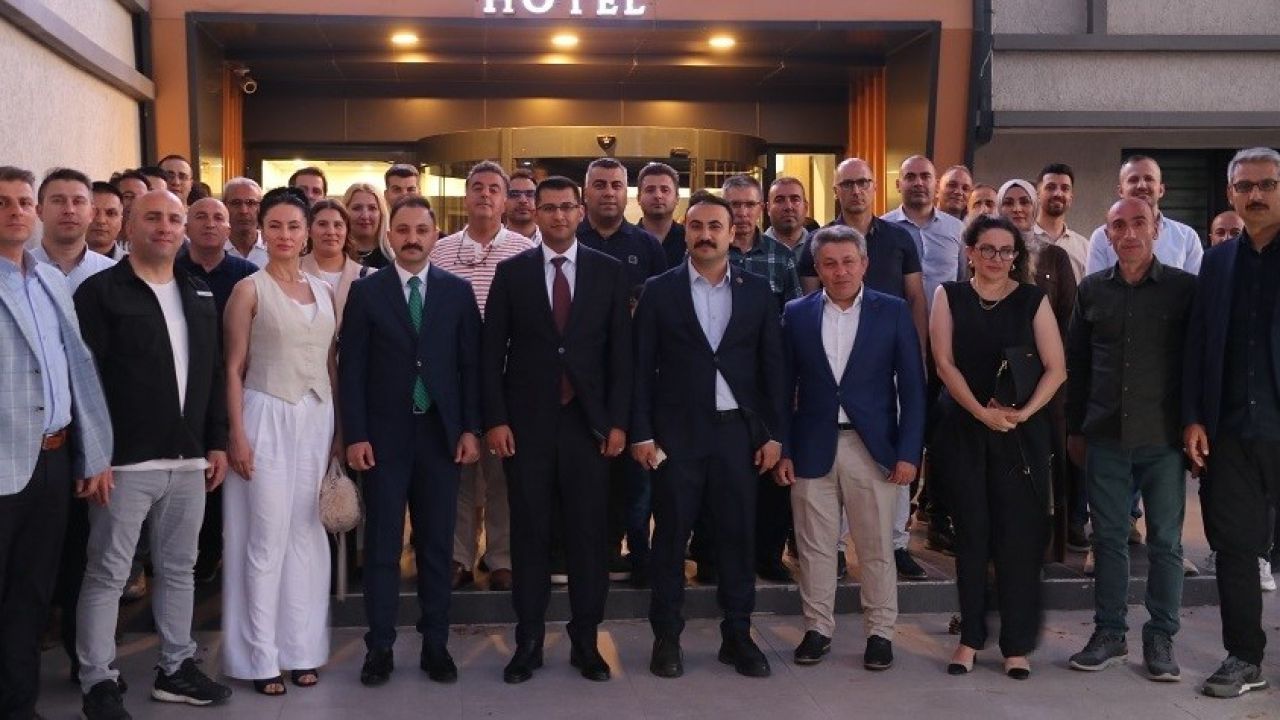 Erzincan Adliyesi’nde tayini çıkan başsavcı ve savcılara veda