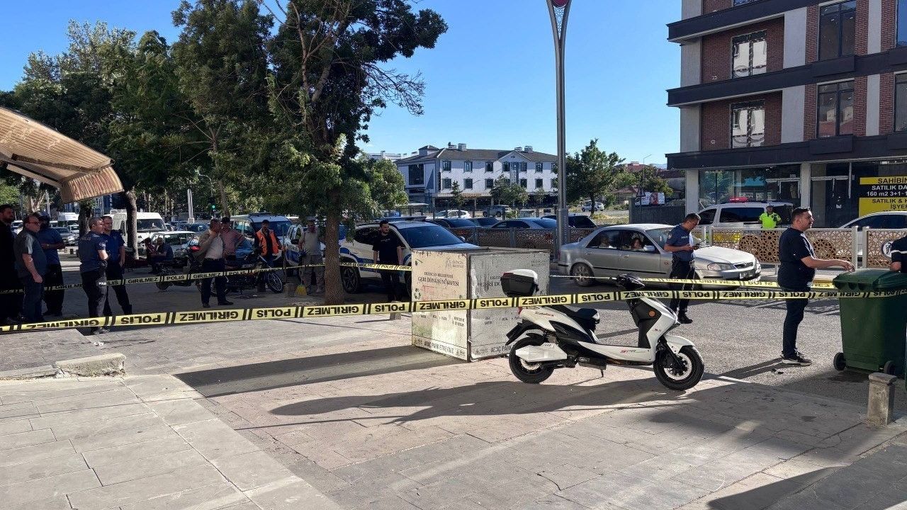 Erzincan’da bıçaklı ve sopalı kavga: 3 yaralı