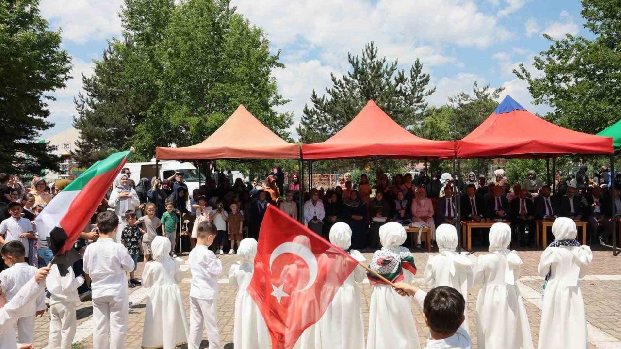 Erzincan’da Kur’an kursu öğrencilerinden yıl sonu şenliği
