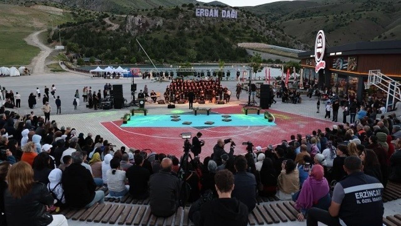 Erzincan’da ‘Matem Gecesi’ programı düzenlendi