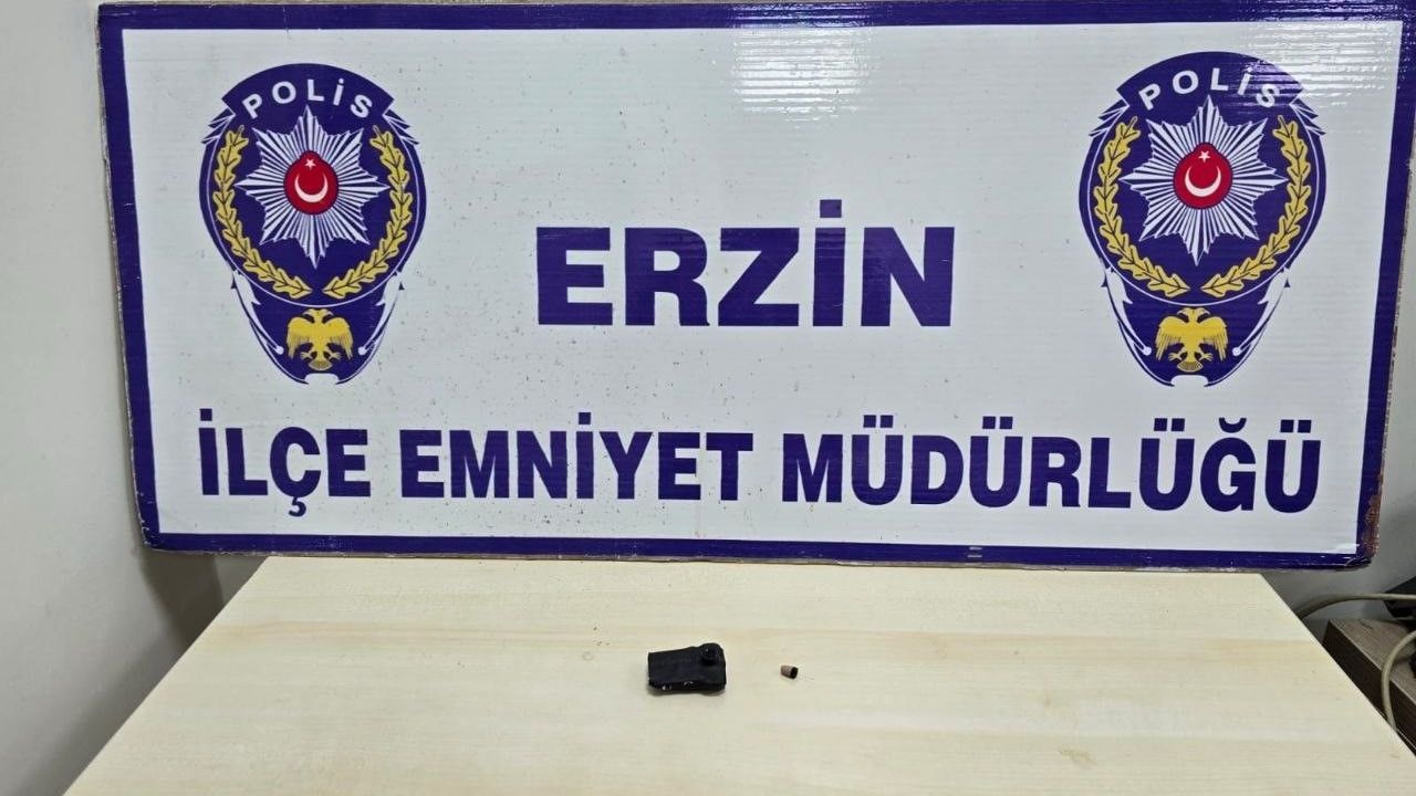 Erzin’de ehliyet sınavına kopya düzeneğiyle giren şahıs yakayı ele verdi
