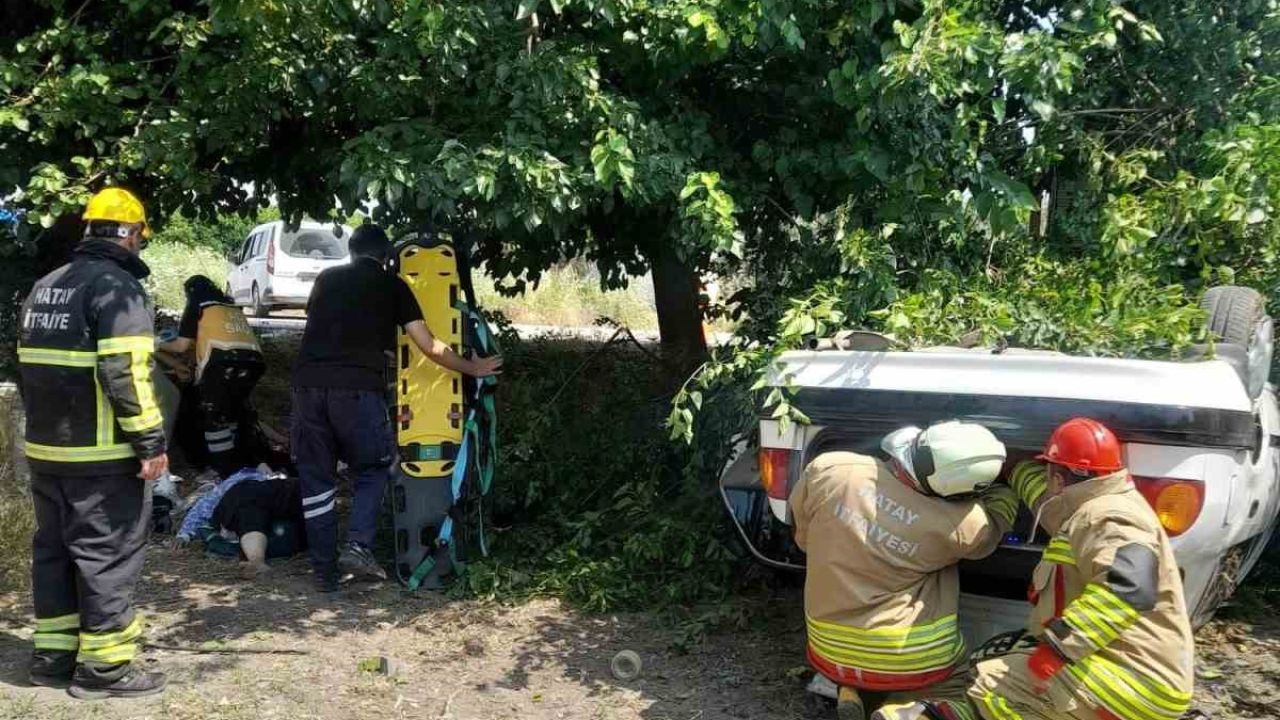 Erzin’de otomobil takla attı: 3 yaralı