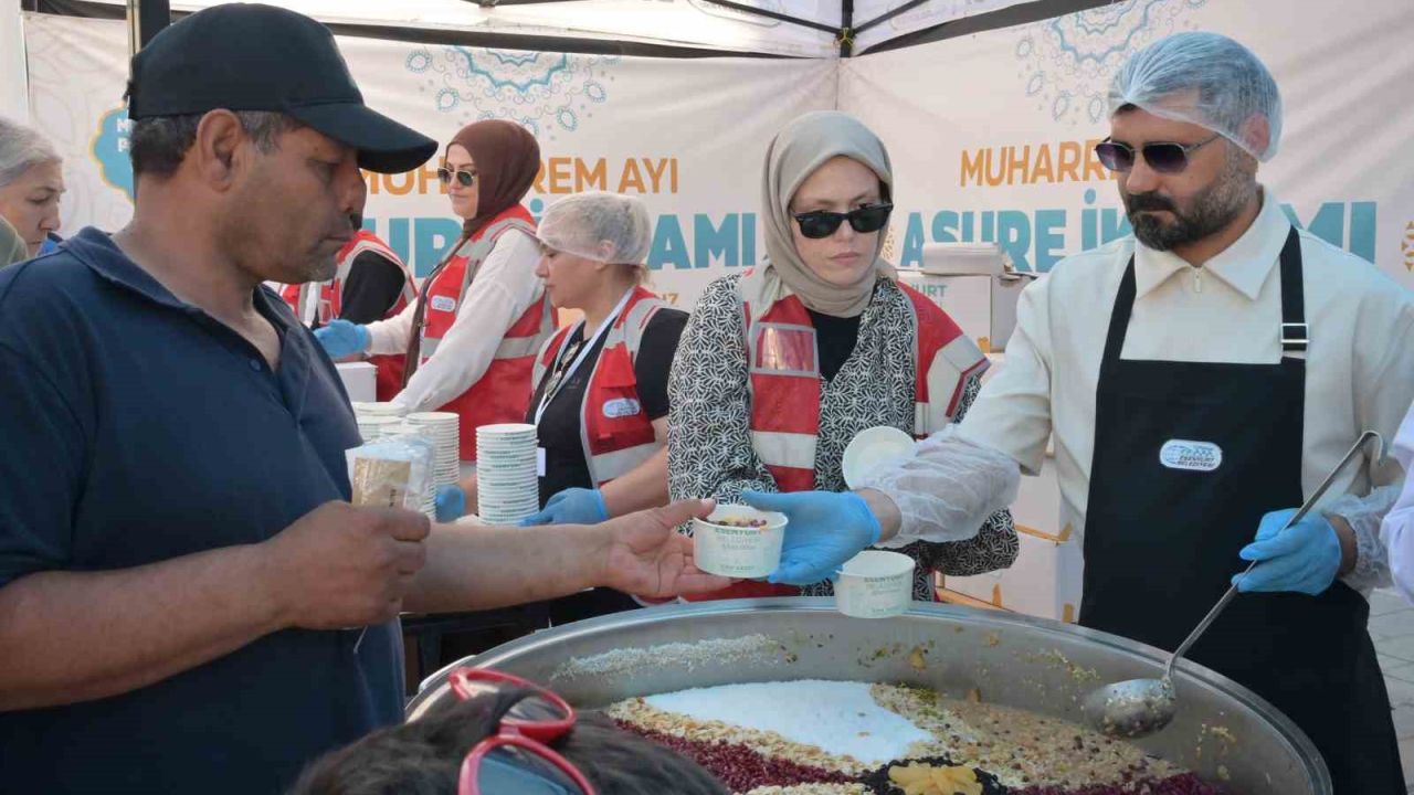 Esenyurt Belediyesinden muharrem ayında 18 bin kişiye aşure ikramı