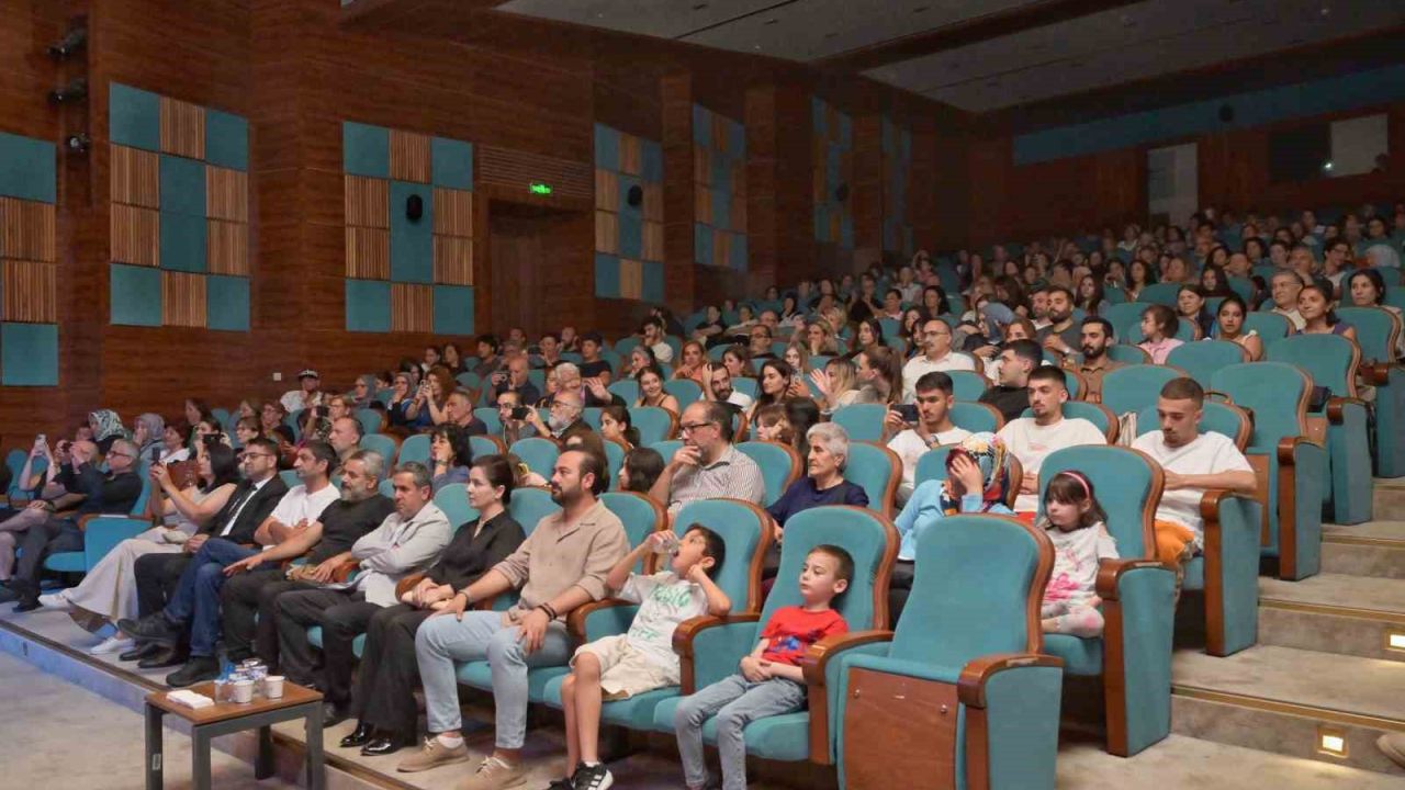 Esenyurt’ta "Anadolu’nun Kültür Motifleri" gecesi yoğun ilgi gördü