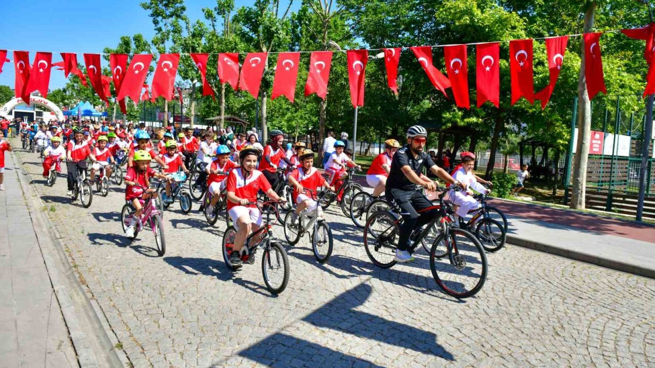 Esenyurt’ta yaz sezonu bisiklet şenliğiyle başladı