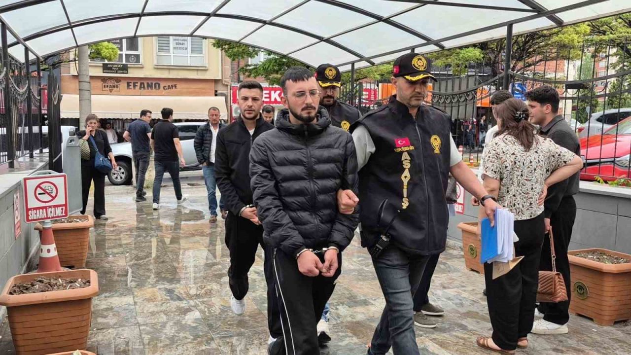 Eskişehir’de silahlı kavga olayının 2 şüphelisi adliyeye çıkarıldı