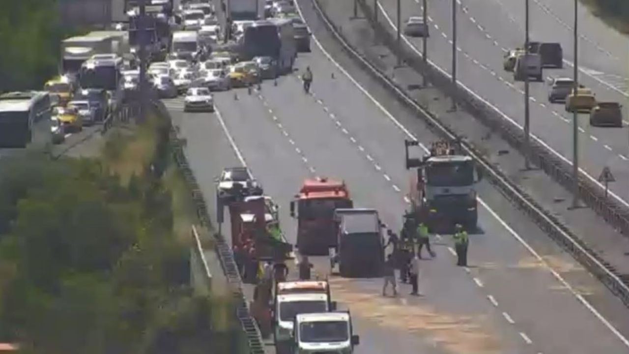 Eyüpsultan’da zincirlime trafik kazası: 6 yaralı