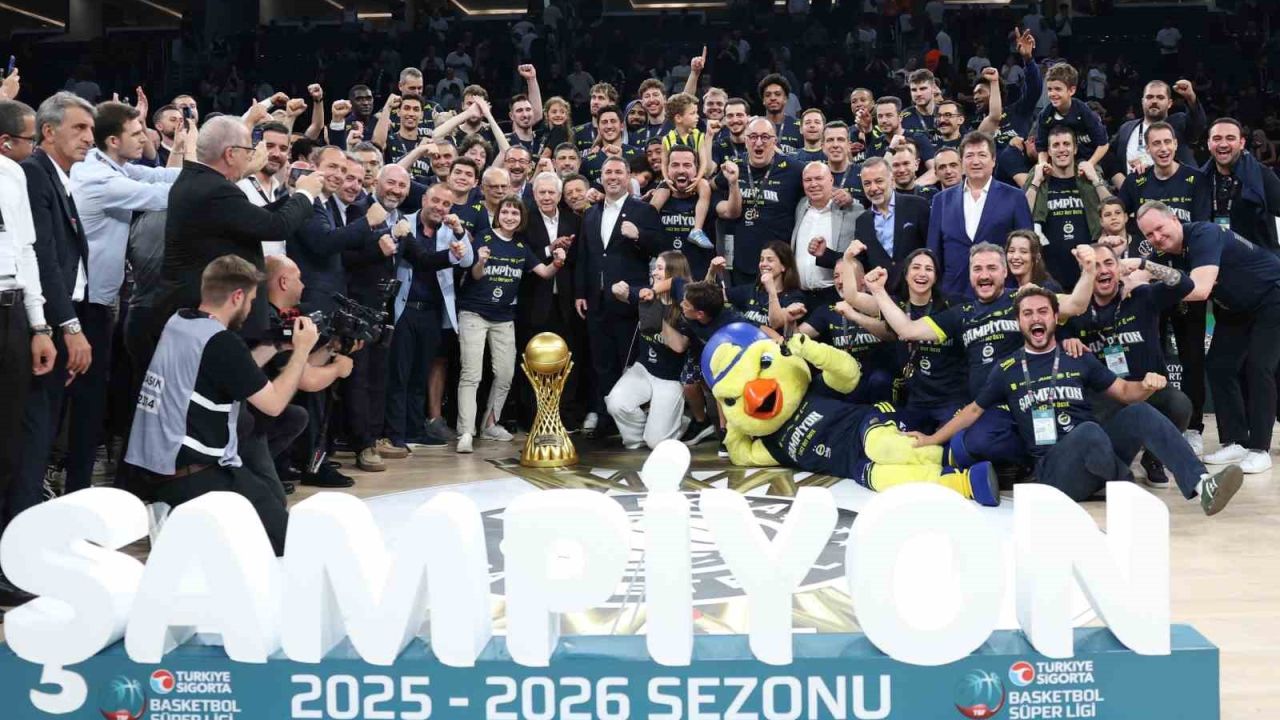 Fenerbahçe, erkek basketbolda 13. kez şampiyonluğuna ulaştı