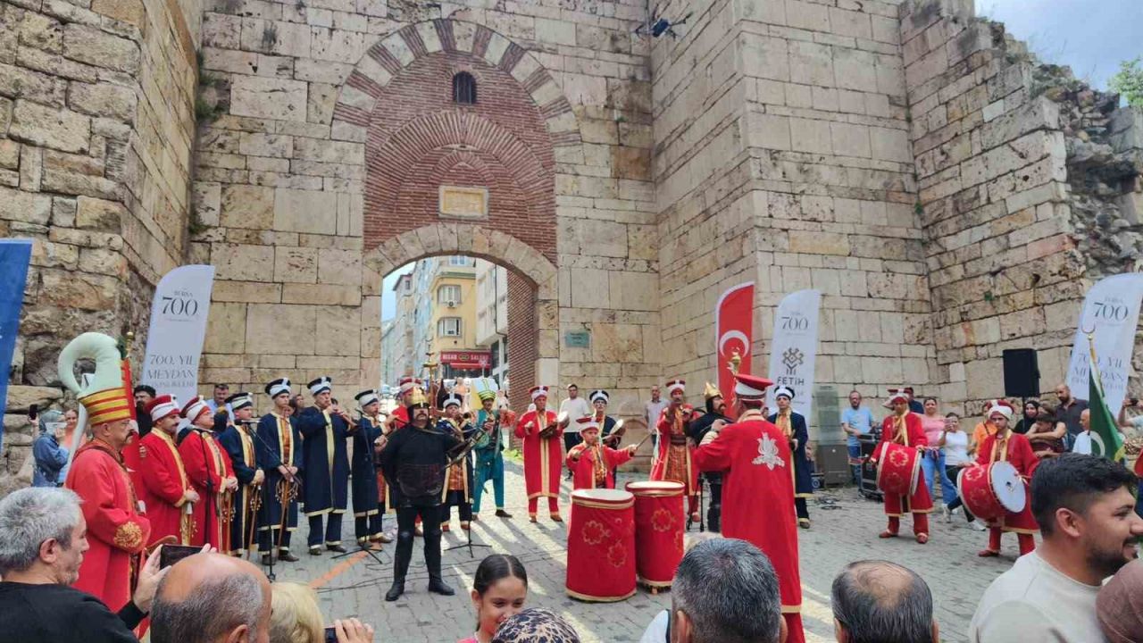 Fethin 700. yılında mehter sesleri Saltanat Kapı’dan yükseldi