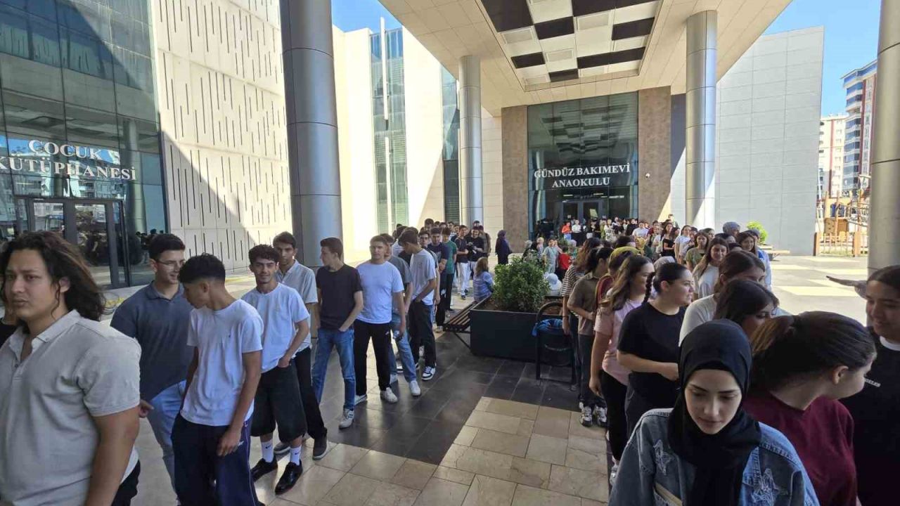 Gaziantep Büyükşehir’den sınava hazırlanan öğrencilere YKS tatbikatı
