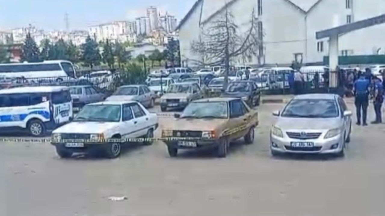 Gaziantep’te mezarlıkta silahlı çatışma: 2 kişinin yaralandığı panik anları kamerada