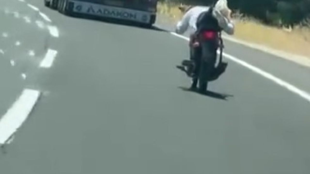 Gaziantep’te yoğun trafikte tehlikeli motosiklet yolculuğu