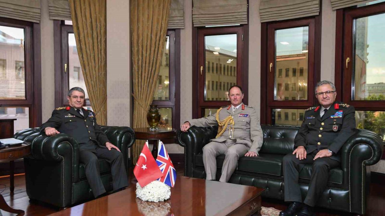 Genelkurmay Başkanı Bayraktaroğlu, Birleşik Krallık Kara Kuvvetleri Komutanı Orgeneral Walker’i kabul etti