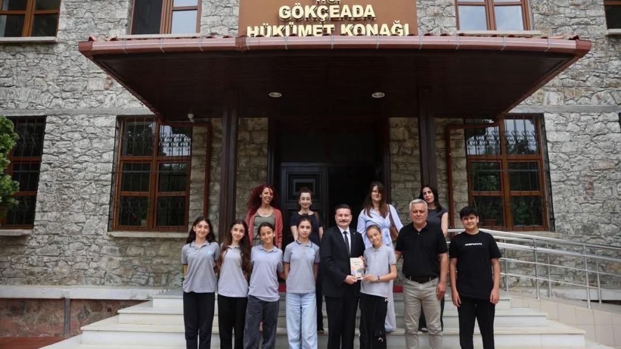Gökçeada’da Minik Kalemlerden Büyük Başarı: 34 Öğrencinin Eserleri Kitaplaştı