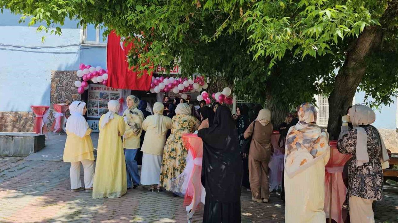 Hasköy’de "Hayat Boyu Öğrenme Haftası Sergisi" açıldı