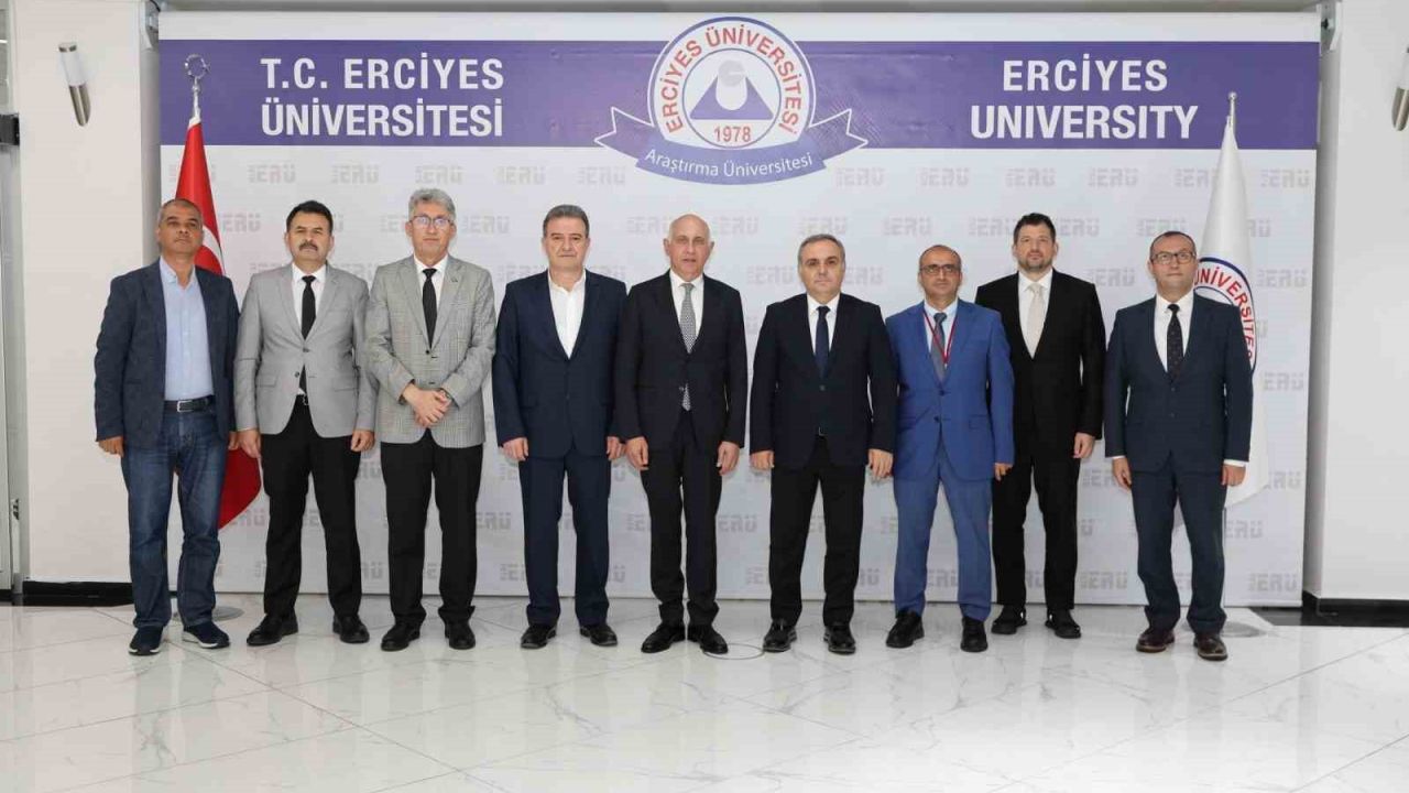 Hayırsever iş insanı Asım Kibar, ERÜ’de anıldı