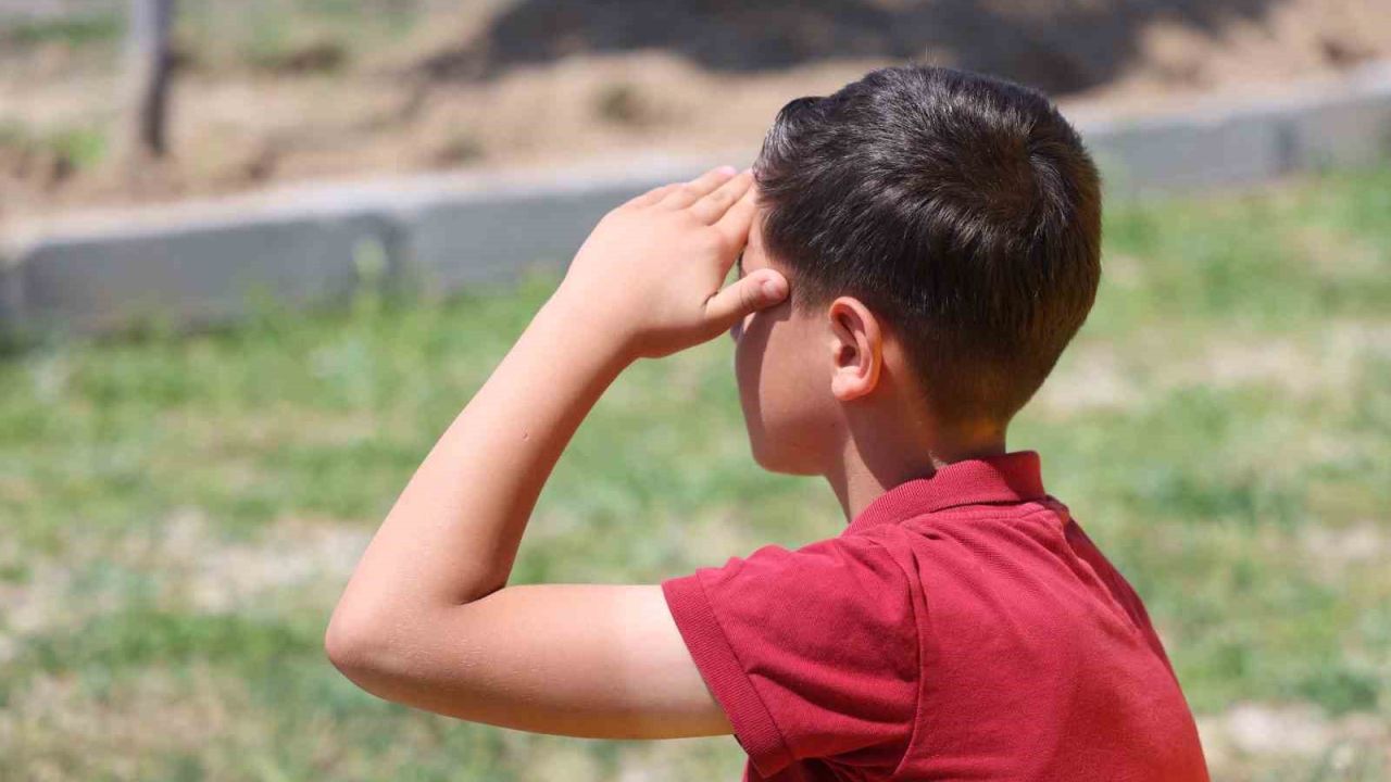 İlkokul öğrencilerinin tartışmasında anne 10 yaşındaki çocuğu darp etti